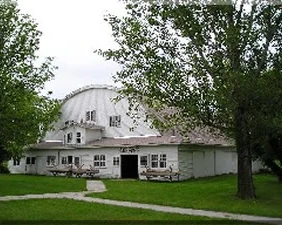 Exterior of the Memorial Park auditorium theatre building
